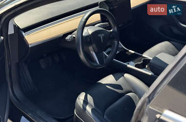 Седан Tesla Model 3 2018 в 