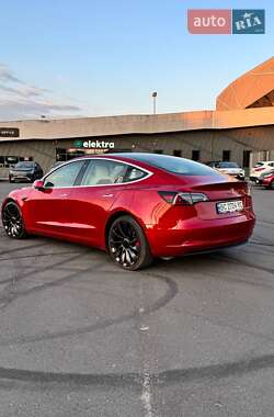 Седан Tesla Model 3 2018 в Львове
