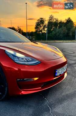 Седан Tesla Model 3 2018 в Львове