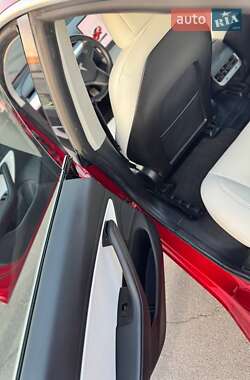 Седан Tesla Model 3 2018 в Львове