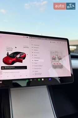 Седан Tesla Model 3 2018 в Львове