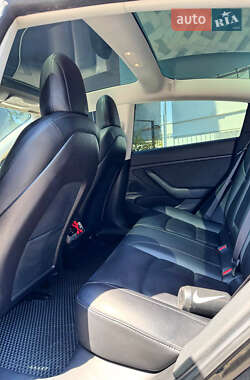 Седан Tesla Model 3 2019 в 