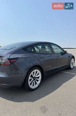 Седан Tesla Model 3 2020 в 