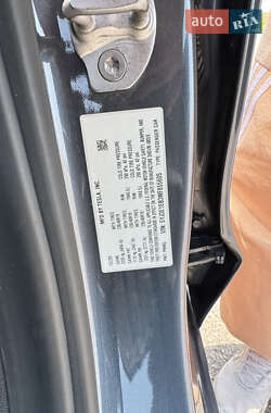 Седан Tesla Model 3 2020 в 