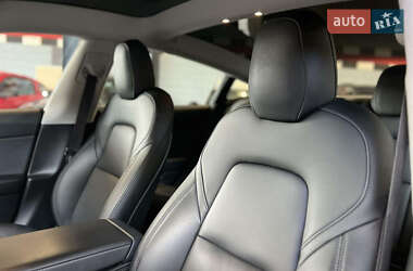 Седан Tesla Model 3 2021 в 