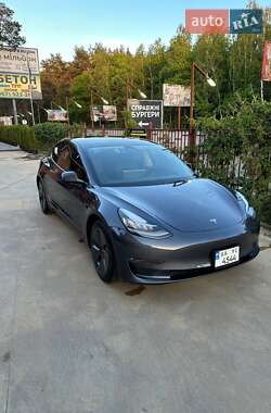 Седан Tesla Model 3 2022 в Львове