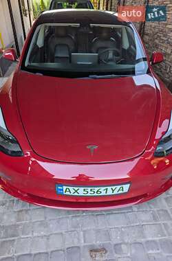 Седан Tesla Model 3 2022 в 