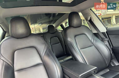 Седан Tesla Model 3 2021 в 