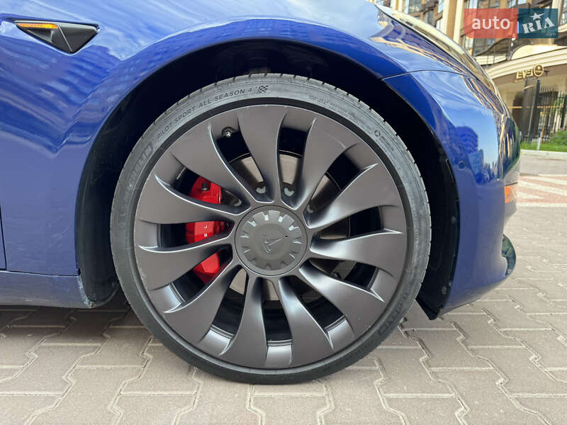 Седан Tesla Model 3 2021 в Києві