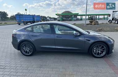 Седан Tesla Model 3 2023 в 
