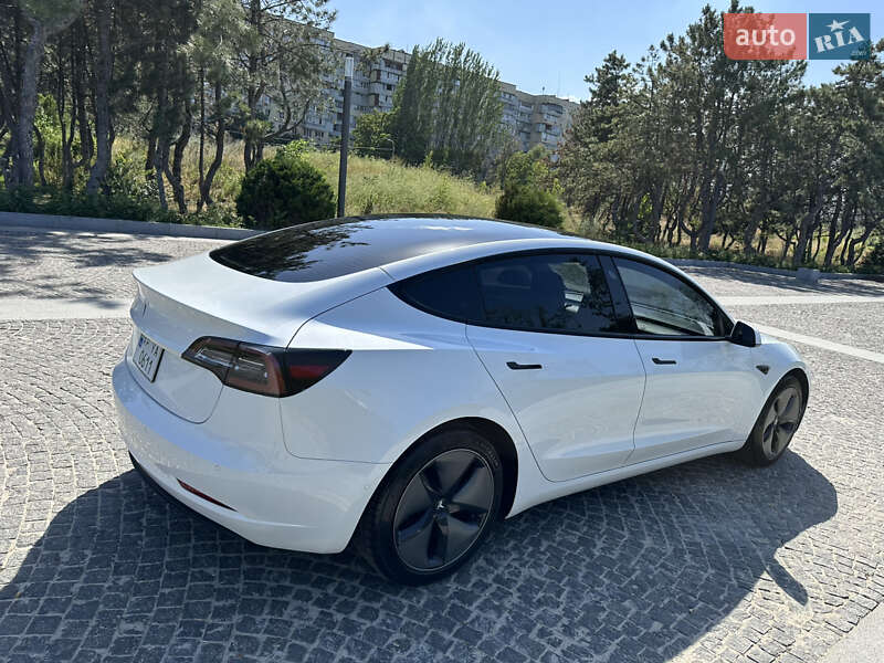Седан Tesla Model 3 2021 в Дніпрі
