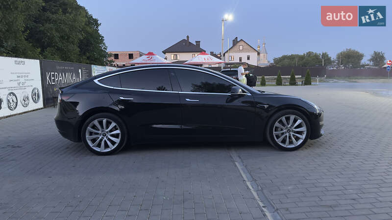 Седан Tesla Model 3 2020 в Кам'янець-Подільському