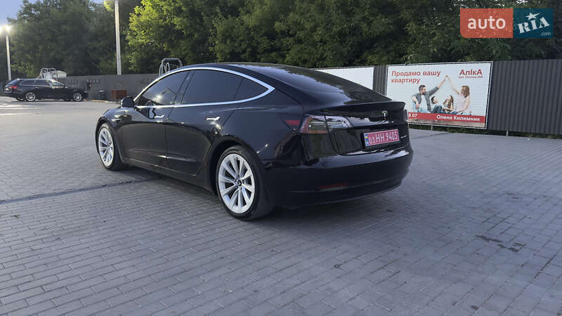 Седан Tesla Model 3 2020 в Кам'янець-Подільському