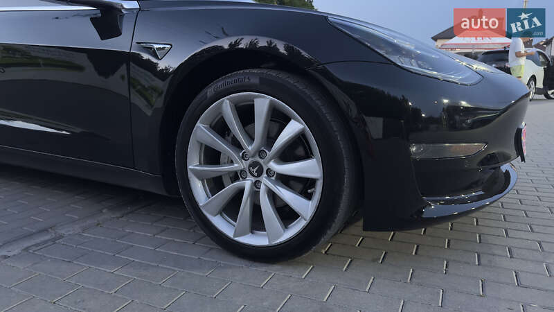 Седан Tesla Model 3 2020 в Кам'янець-Подільському