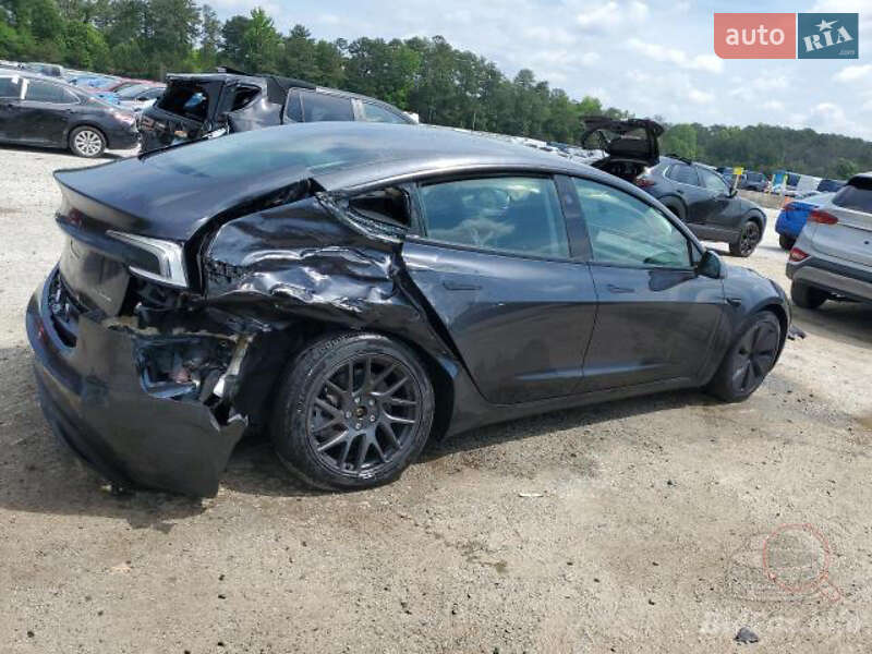 Седан Tesla Model 3 2024 в Львове