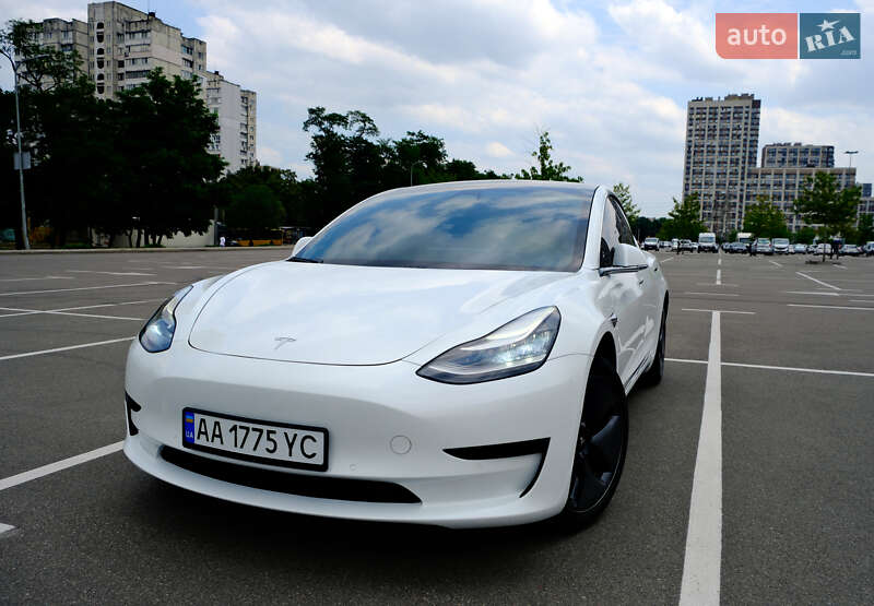 Седан Tesla Model 3 2019 в Києві