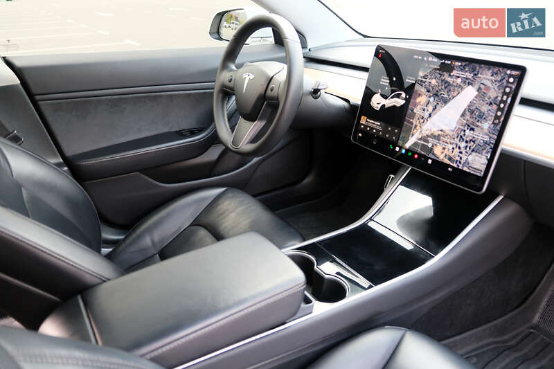 Седан Tesla Model 3 2019 в Києві