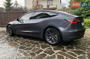 Седан Tesla Model 3 2019 в 