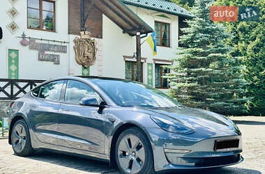 Седан Tesla Model 3 2022 в Львові
