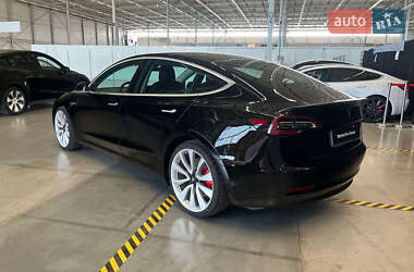 Седан Tesla Model 3 2020 в 