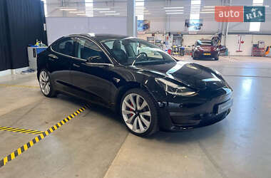 Седан Tesla Model 3 2020 в 
