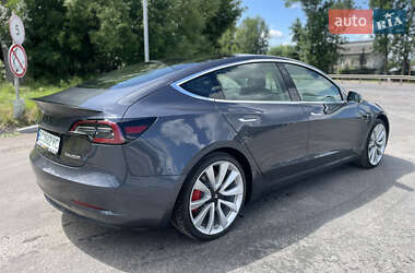 Седан Tesla Model 3 2019 в Львове