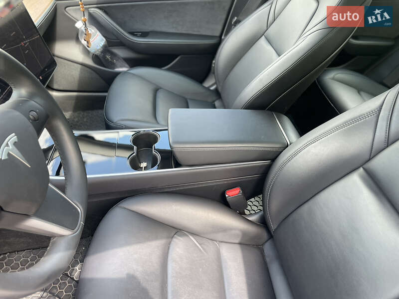 Седан Tesla Model 3 2019 в Львове фото 24 Седан Tesla Model 3 2019 в Львове