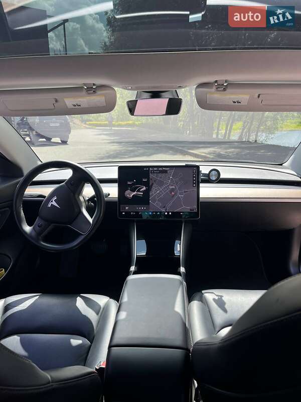 Седан Tesla Model 3 2018 в Ирпене