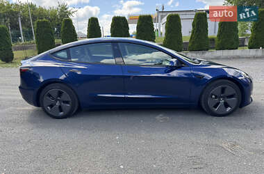 Седан Tesla Model 3 2021 в 