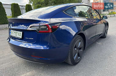 Седан Tesla Model 3 2021 в 