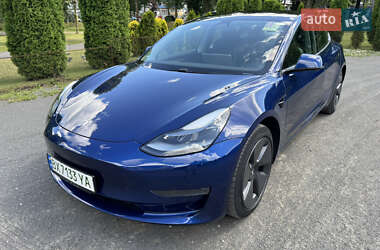 Седан Tesla Model 3 2021 в 