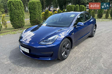 Седан Tesla Model 3 2021 в 