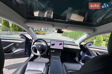 Седан Tesla Model 3 2021 в 