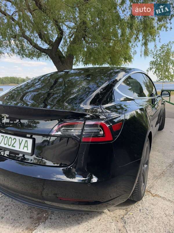 Седан Tesla Model 3 2019 в Києві