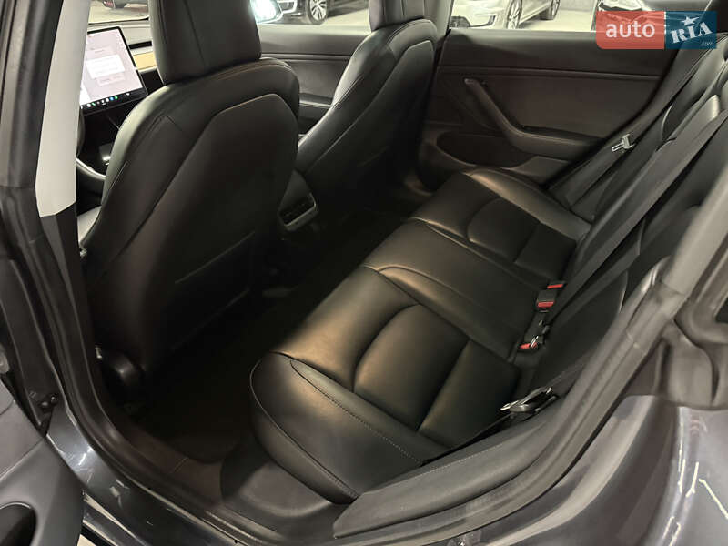 Седан Tesla Model 3 2019 в Владимире