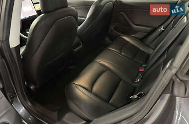 Седан Tesla Model 3 2019 в 