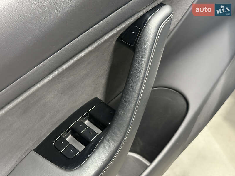 Седан Tesla Model 3 2019 в Владимире