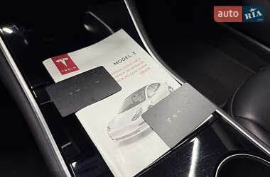 Седан Tesla Model 3 2019 в 