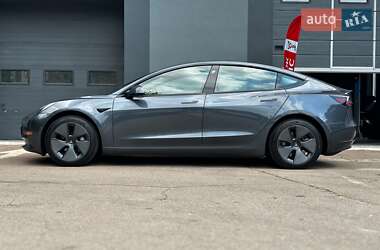 Седан Tesla Model 3 2021 в 