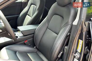 Седан Tesla Model 3 2021 в 