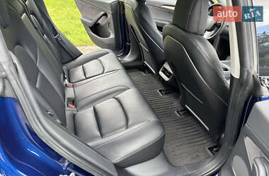 Седан Tesla Model 3 2022 в 