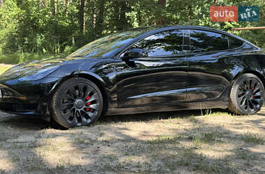 Седан Tesla Model 3 2023 в 