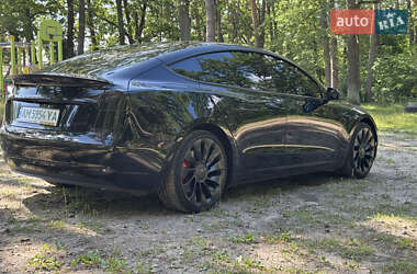 Седан Tesla Model 3 2023 в 