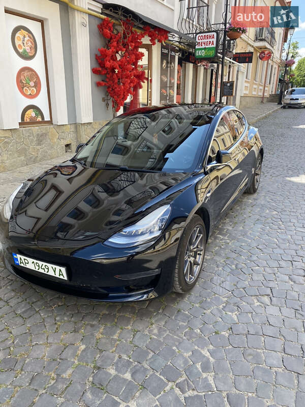 Седан Tesla Model 3 2020 в Кам'янець-Подільському