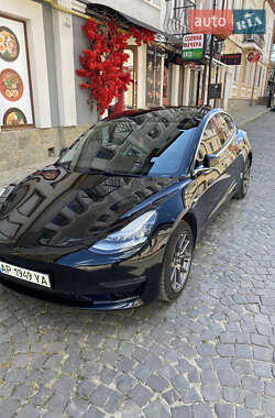 Седан Tesla Model 3 2020 в 