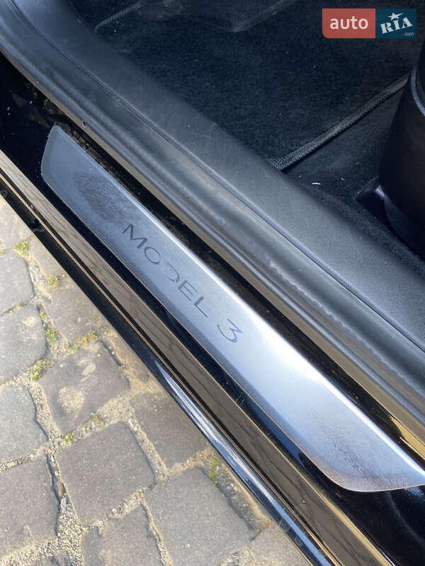 Седан Tesla Model 3 2020 в Кам'янець-Подільському