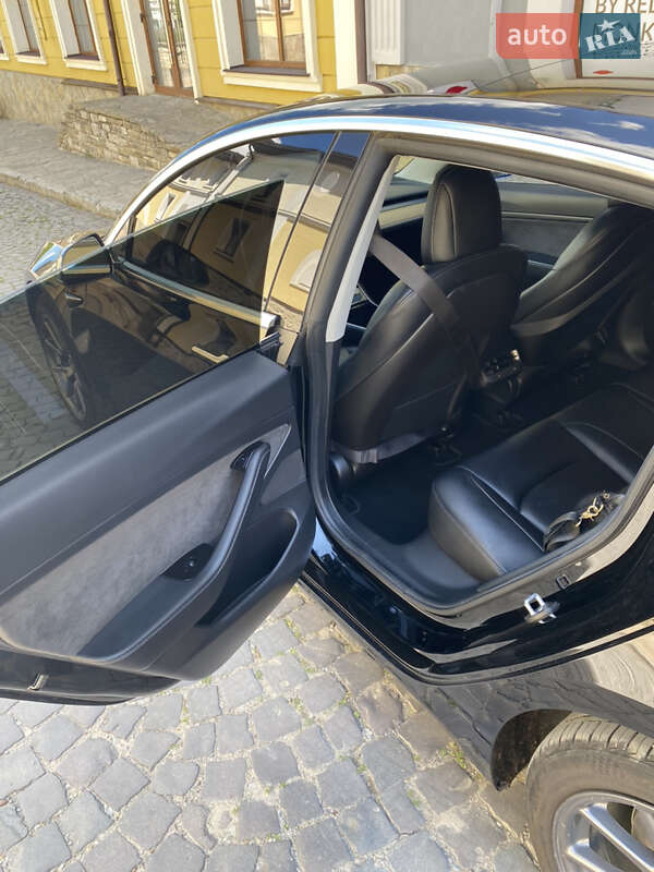 Седан Tesla Model 3 2020 в Кам'янець-Подільському