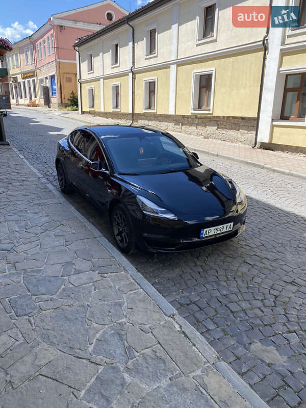 Седан Tesla Model 3 2020 в Кам'янець-Подільському