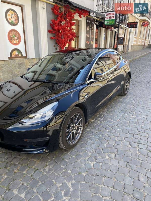 Седан Tesla Model 3 2020 в Кам'янець-Подільському