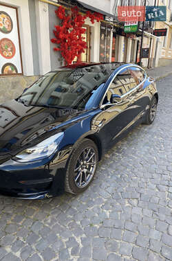 Седан Tesla Model 3 2020 в 